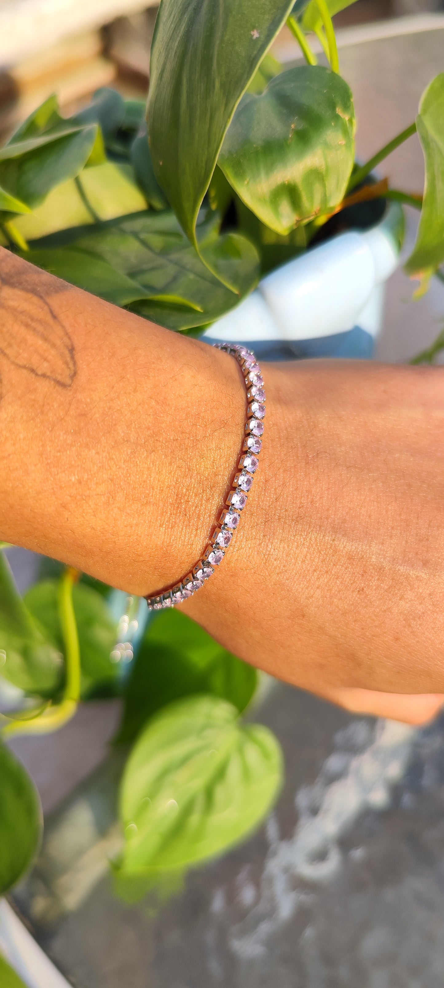 Brazaletes plateados con cristales 💚🩷💙