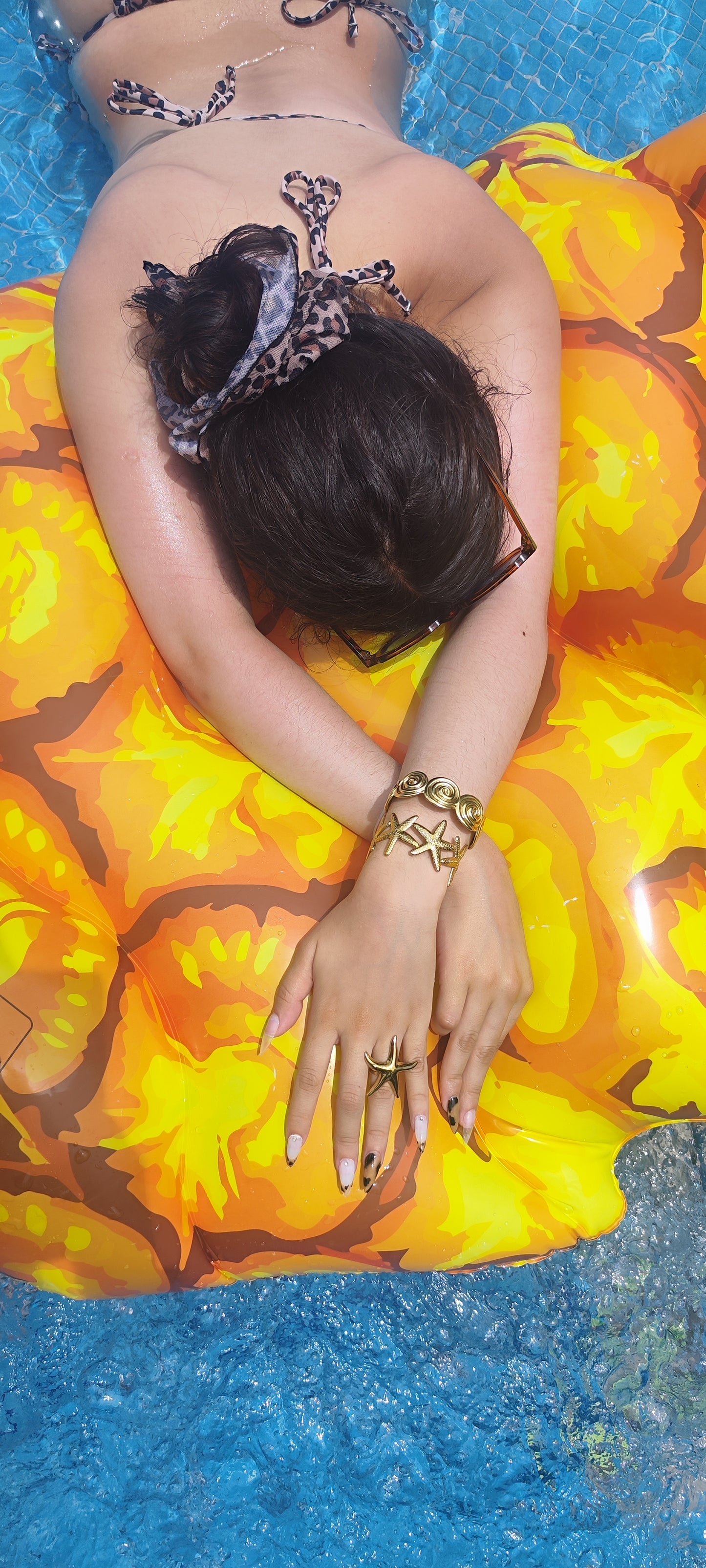 Brazalete rígido estrellas o twirls