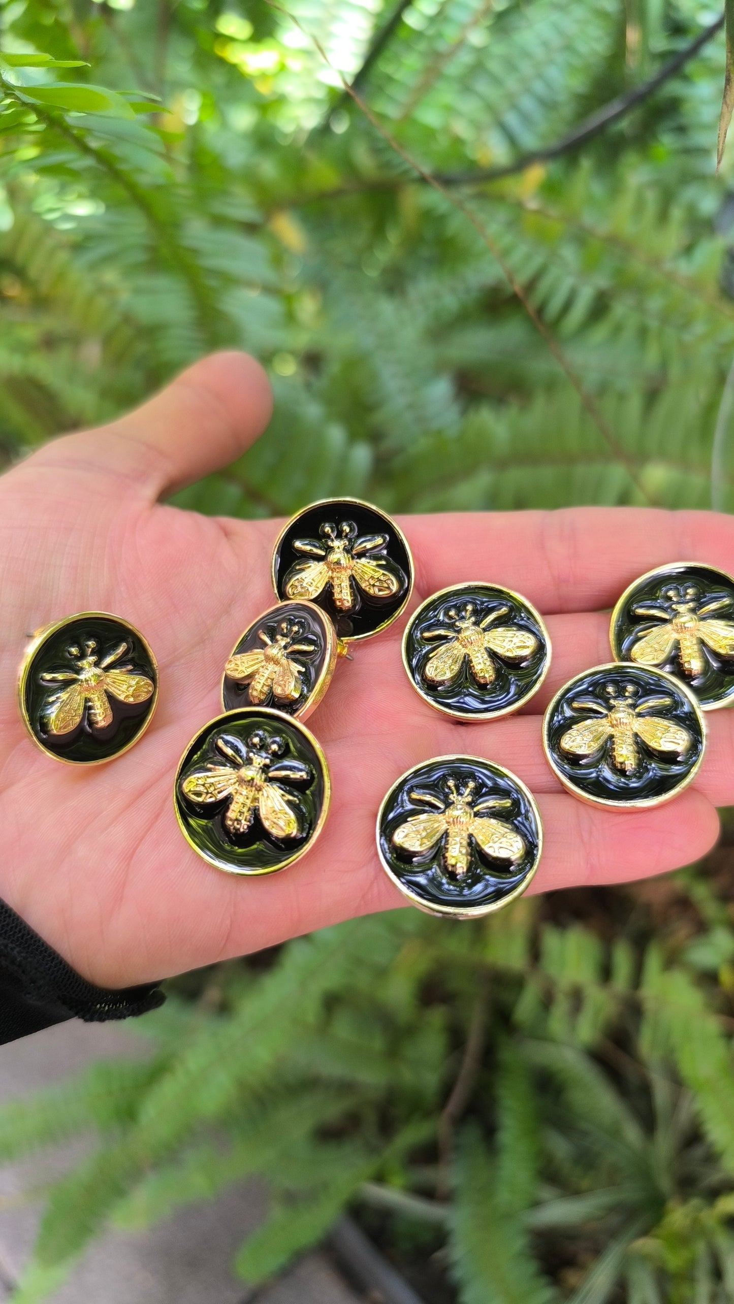 Aretes boton abejas