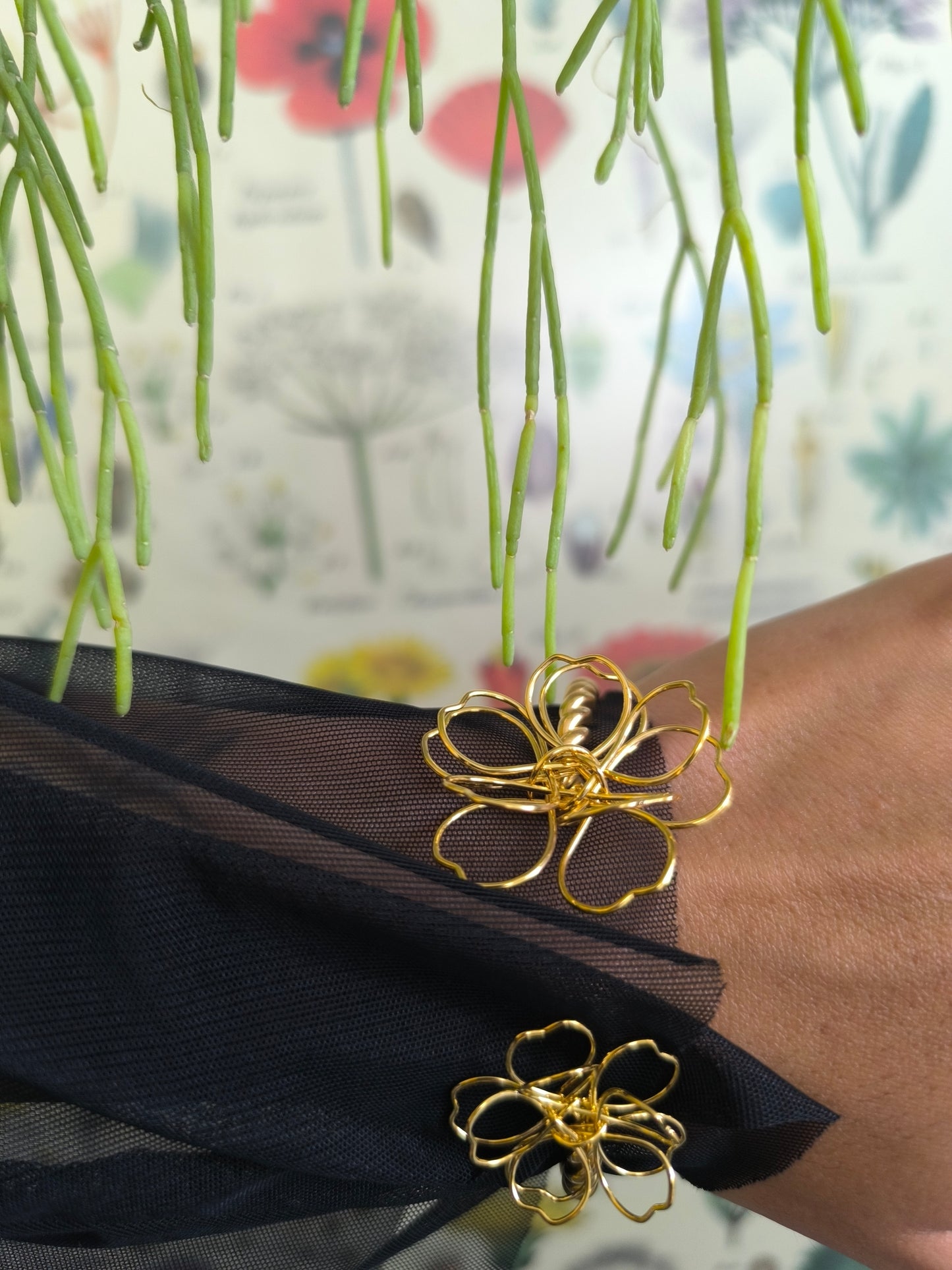 Brazalete silueta de flores💐