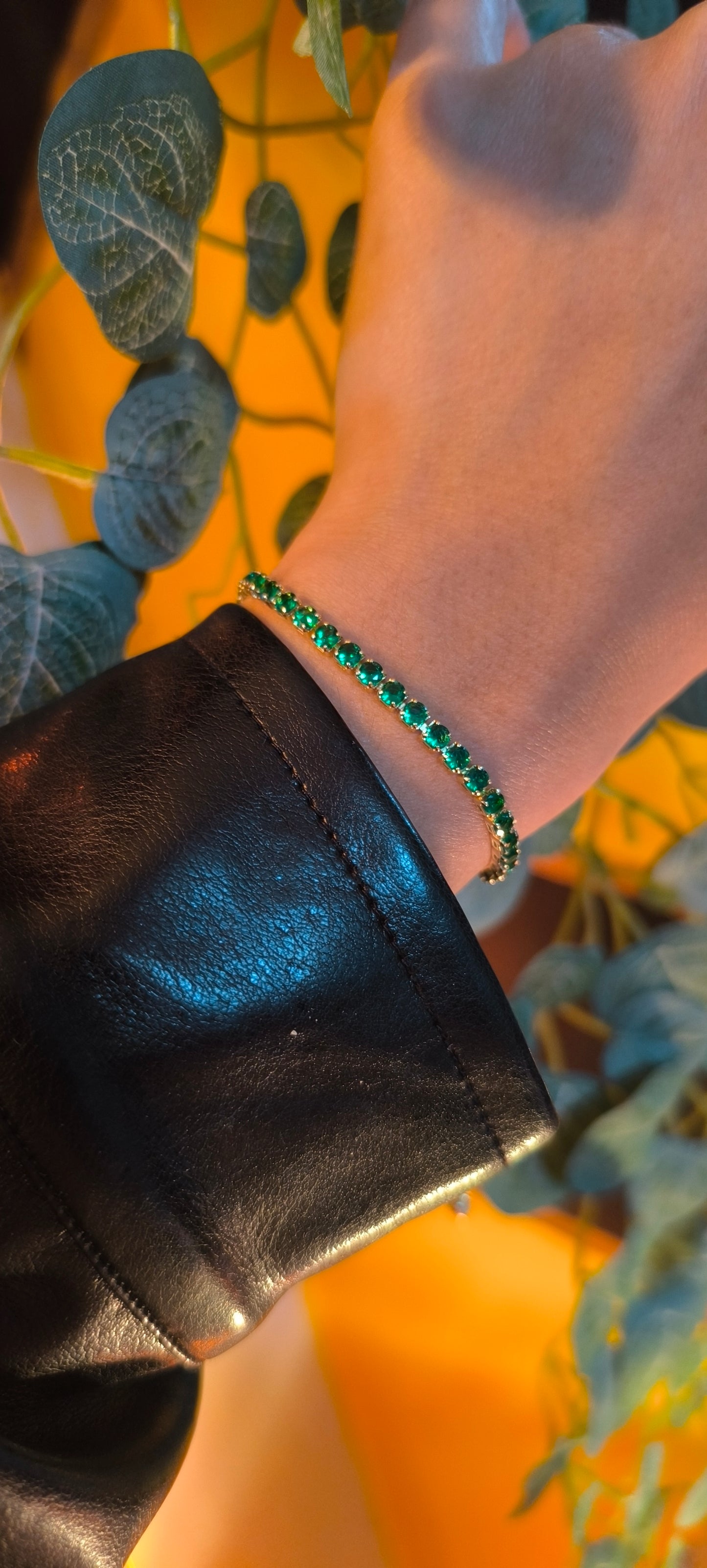 Brazalete ajustable de cristales color esmeralda💚