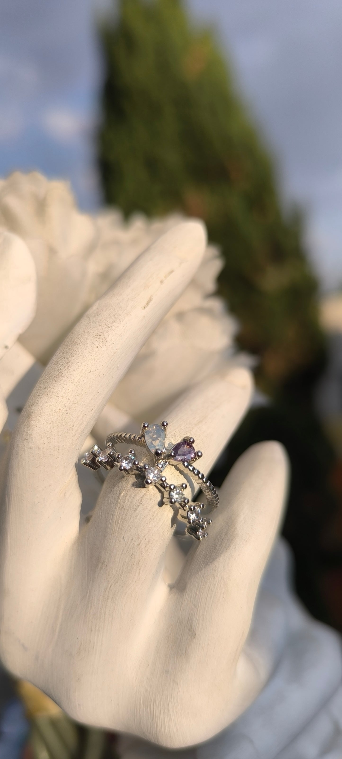 Anillo de cristales con toques lilas 💜