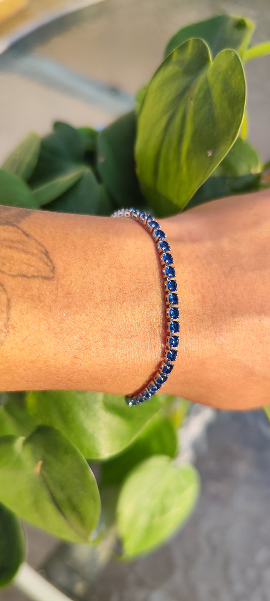 Brazaletes plateados con cristales 💚🩷💙