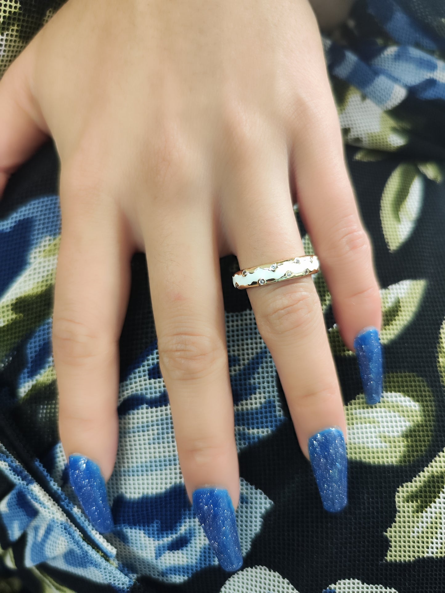 white cristal ring