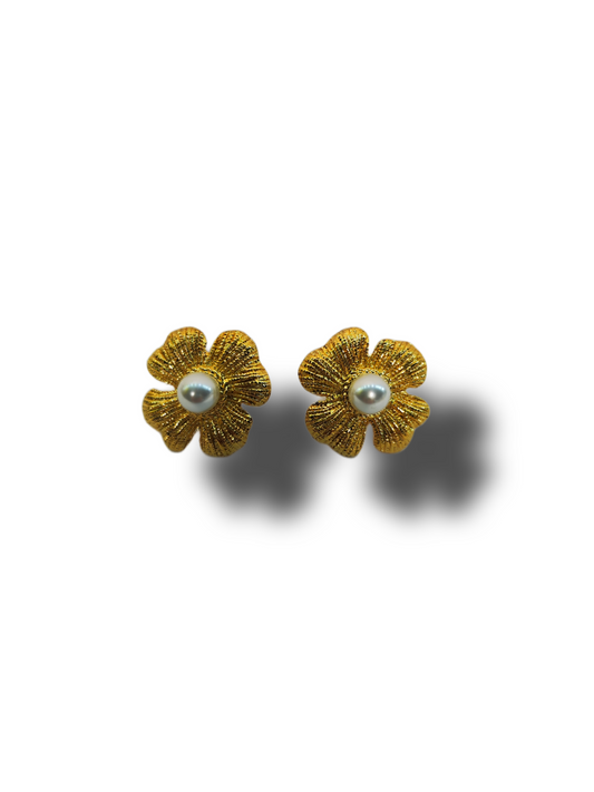 Flores doradas y perlita 🌸