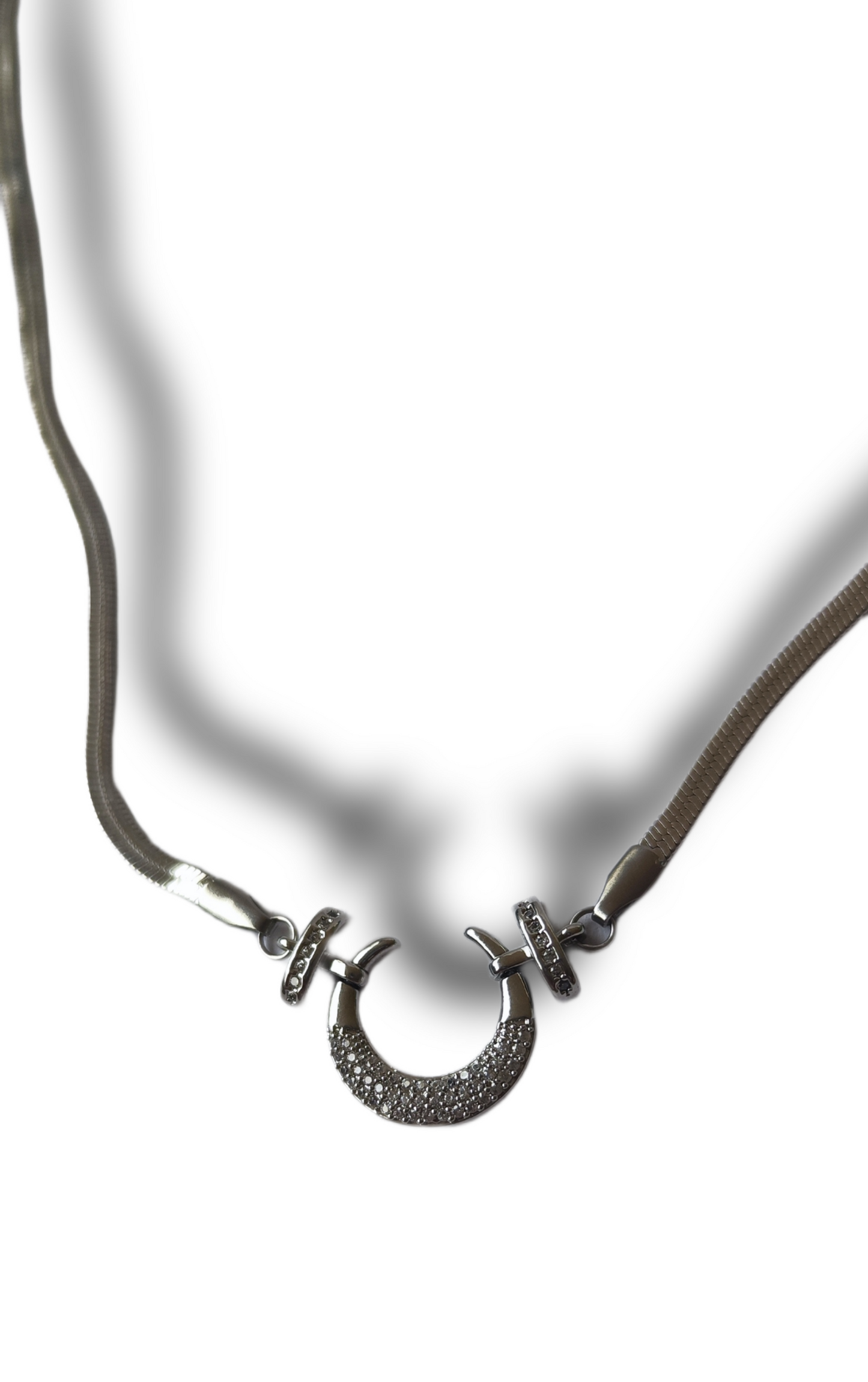 choker silver horn