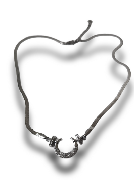 choker silver horn