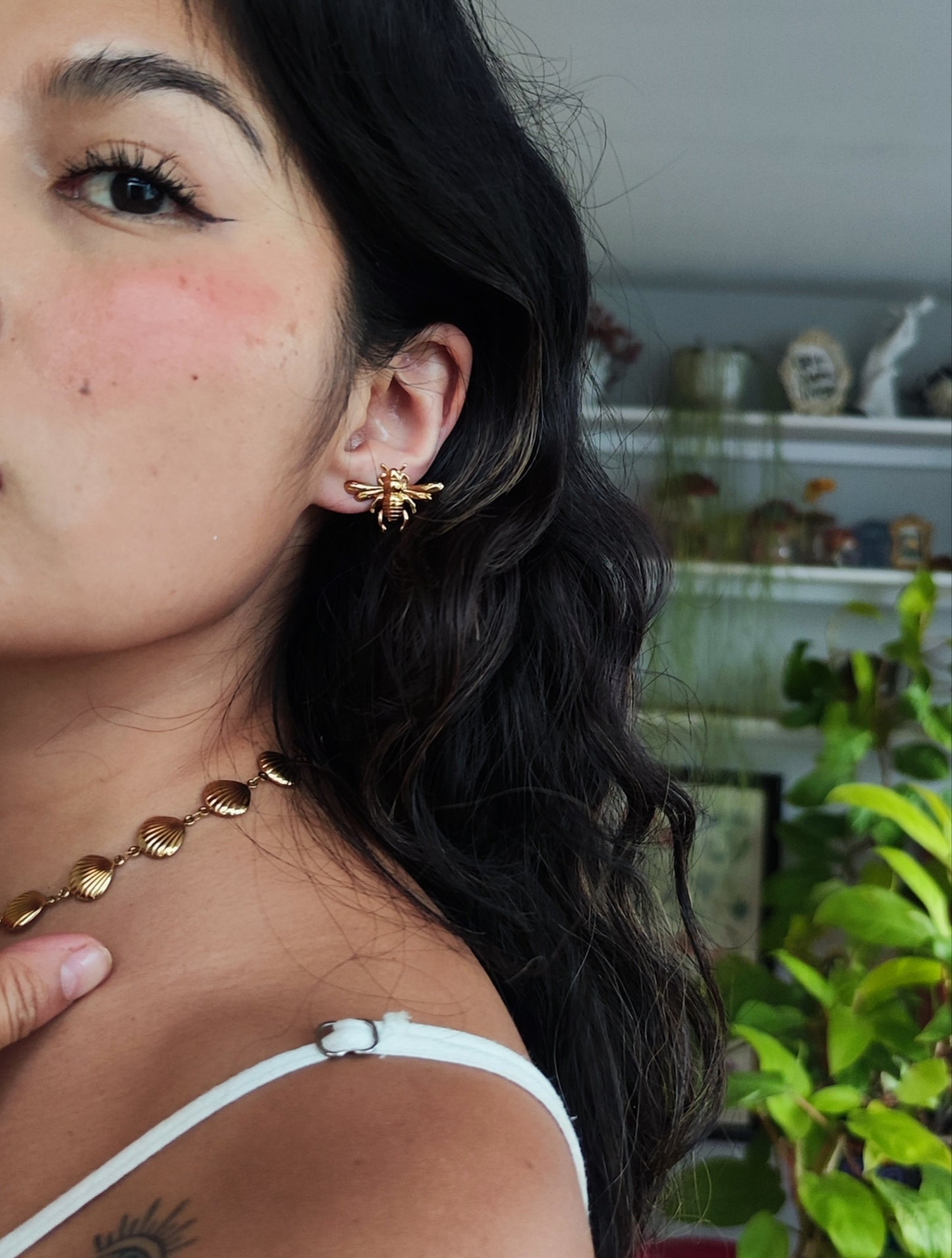 Aretes bees