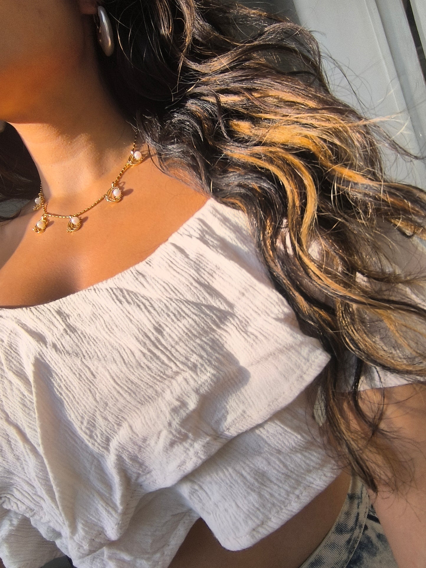 Collar con dijes de Luna, destellos y detalles aperlados ✨