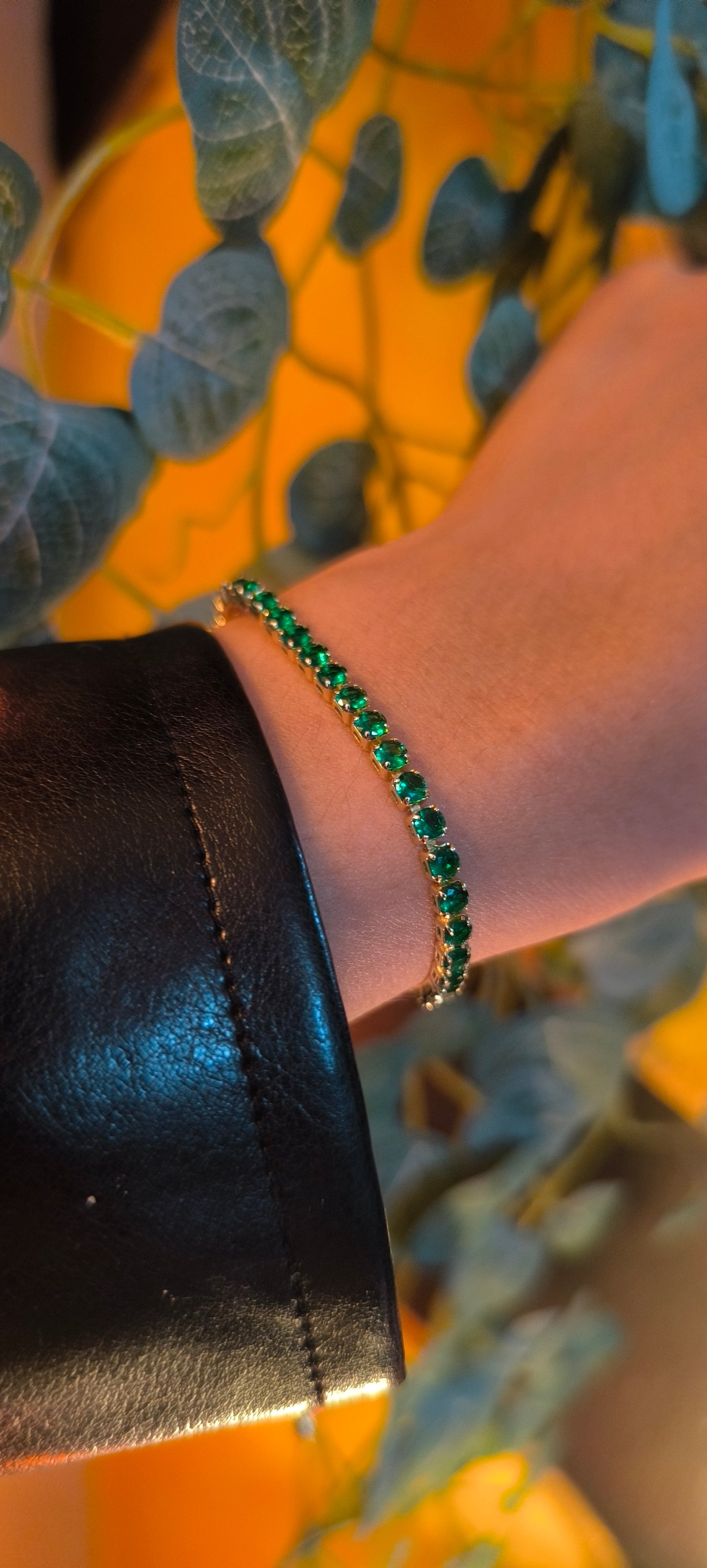 Brazalete ajustable de cristales color esmeralda💚
