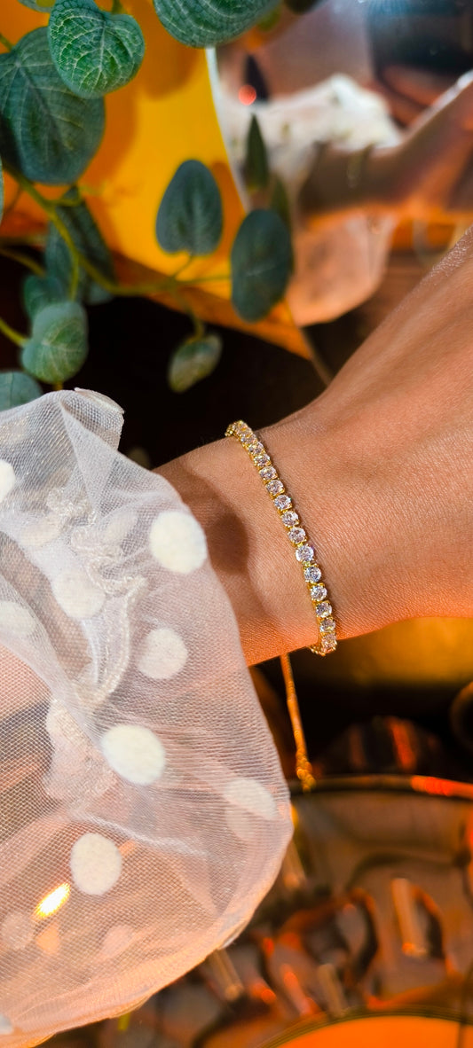 Pulsera ajustable de cristales blancos