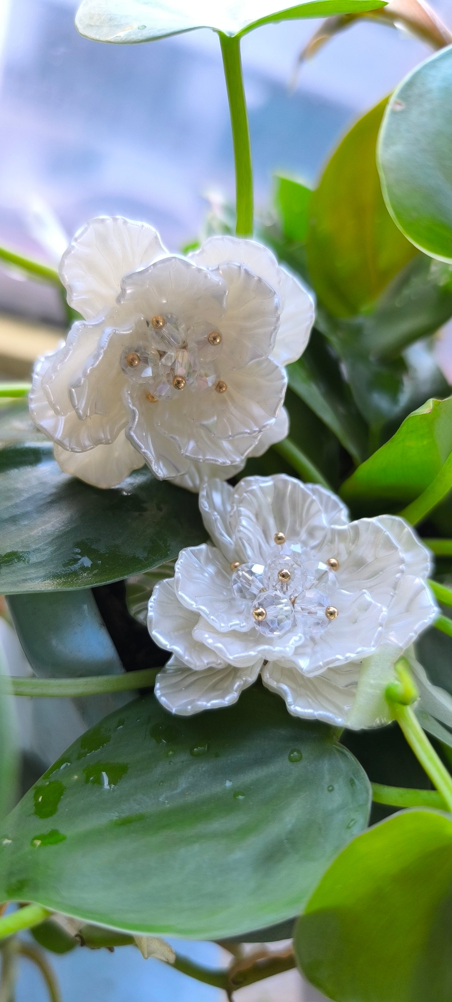 Aretes de flores con petalos nácar 🤍